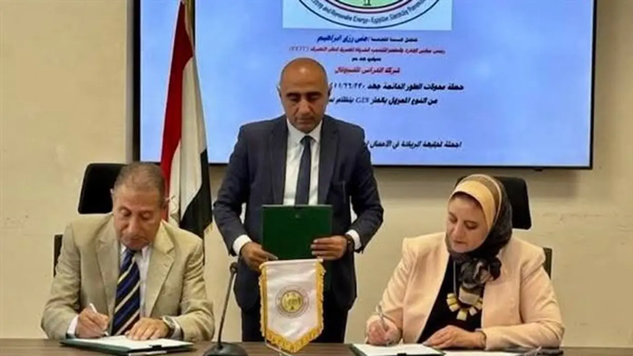 شركة نقل الكهرباء توقع عقد إنشاء محطة محولات الطور الدائمة في القناة