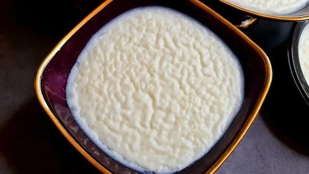 طريقة تحضير الأرز باللبن الكريمي: حلوى لذيذة ومنعشة في أيام الصيف
