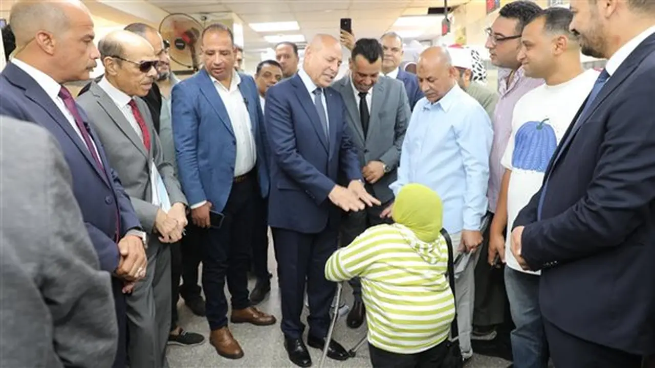 محافظ القاهرة يفتتح تطوير المركز التكنولوجي بحي البساتين (صور)