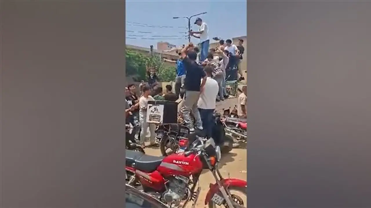 احتفالات طلاب الثانوية العامة في بنها: دي جي ورقص بعد انتهاء الامتحانات (فيديو)