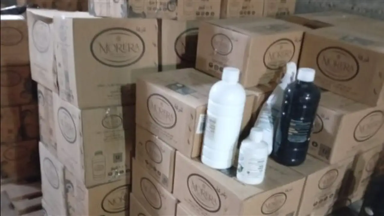 ضبط مصنع غير قانوني لإعادة تدوير مستحضرات التجميل والمنظفات المنتهية الصلاحية في الغربية