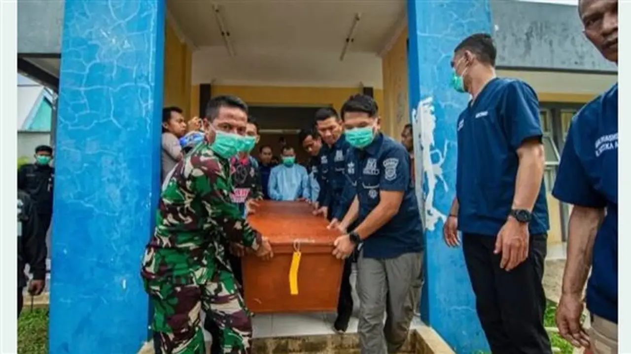 مقتل جندي وإصابة ستة آخرين في انفجار مستودع ذخيرة بجزيرة جاوة الإندونيسية