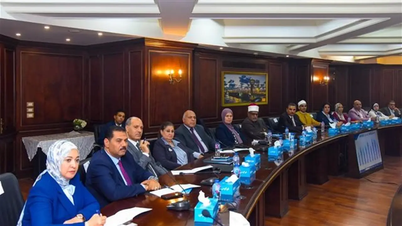 محافظ الإسكندرية يستقبل نائب وزير الصحة لمتابعة المؤشرات السكانية