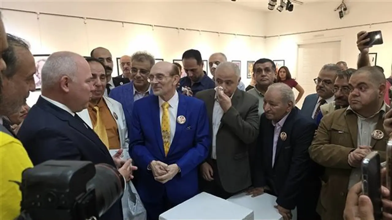 محمد صبحي ورئيس قطاع الفنون التشكيلية يفتتحان معرض “فارس الفن العربي” (صور)