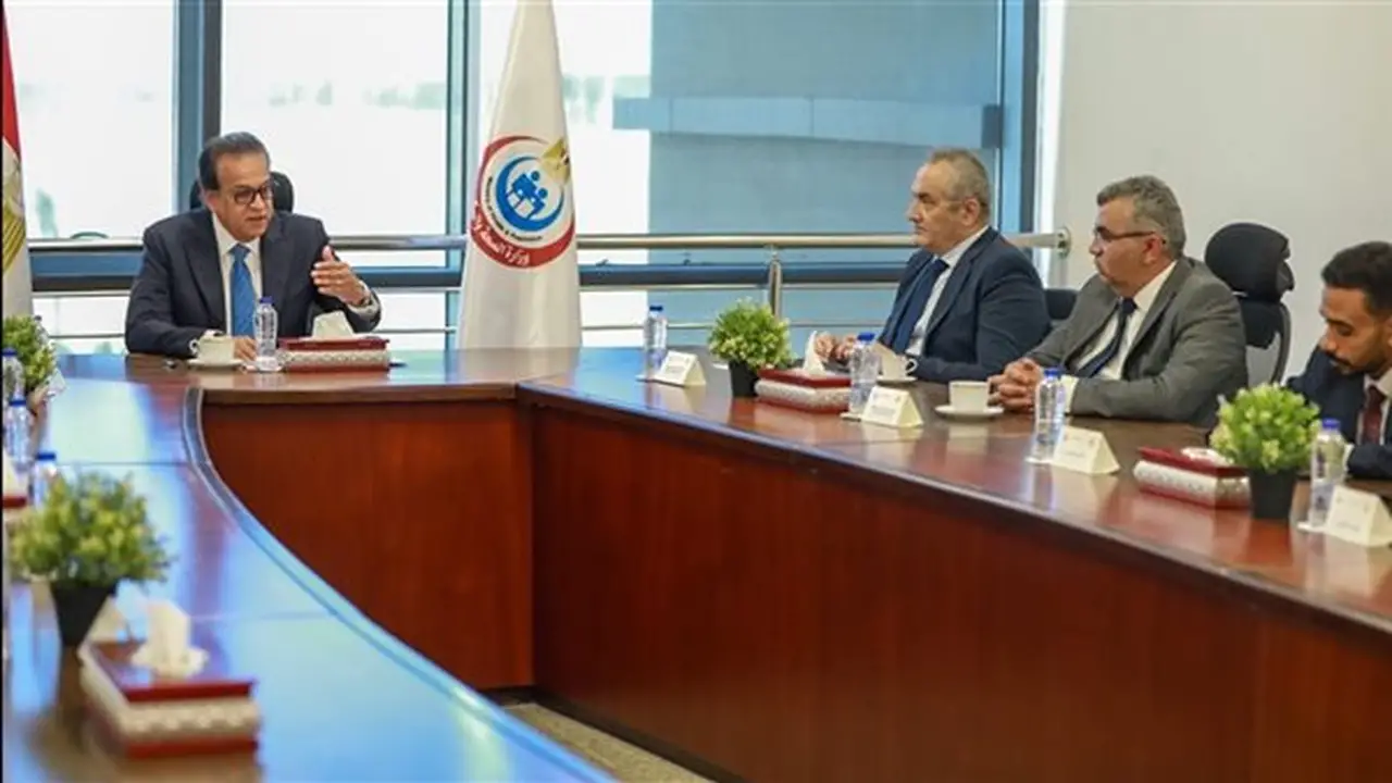 وزير الصحة يناقش مع مجموعة إنفينشور تنفيذ مدينتين طبيتين بالعاصمة الإدارية والعلمين