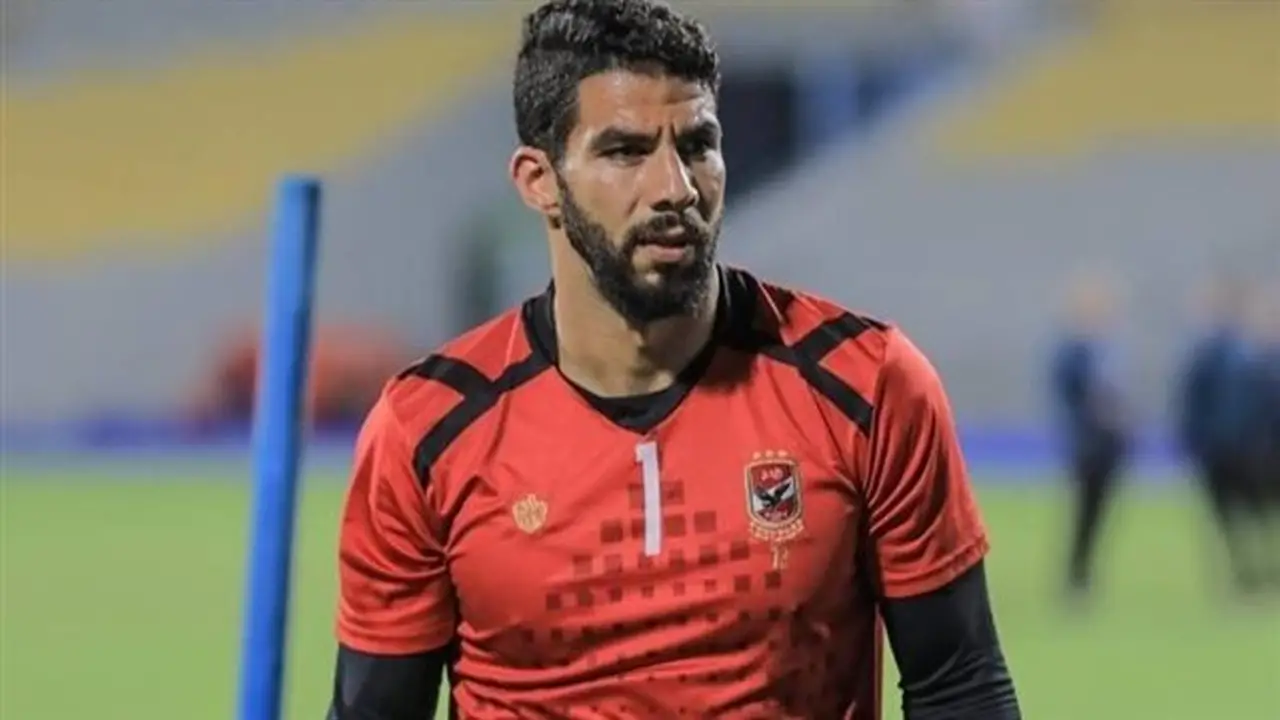 اعتزال ثلاثة لاعبين سابقين في الأهلي في يوم واحد