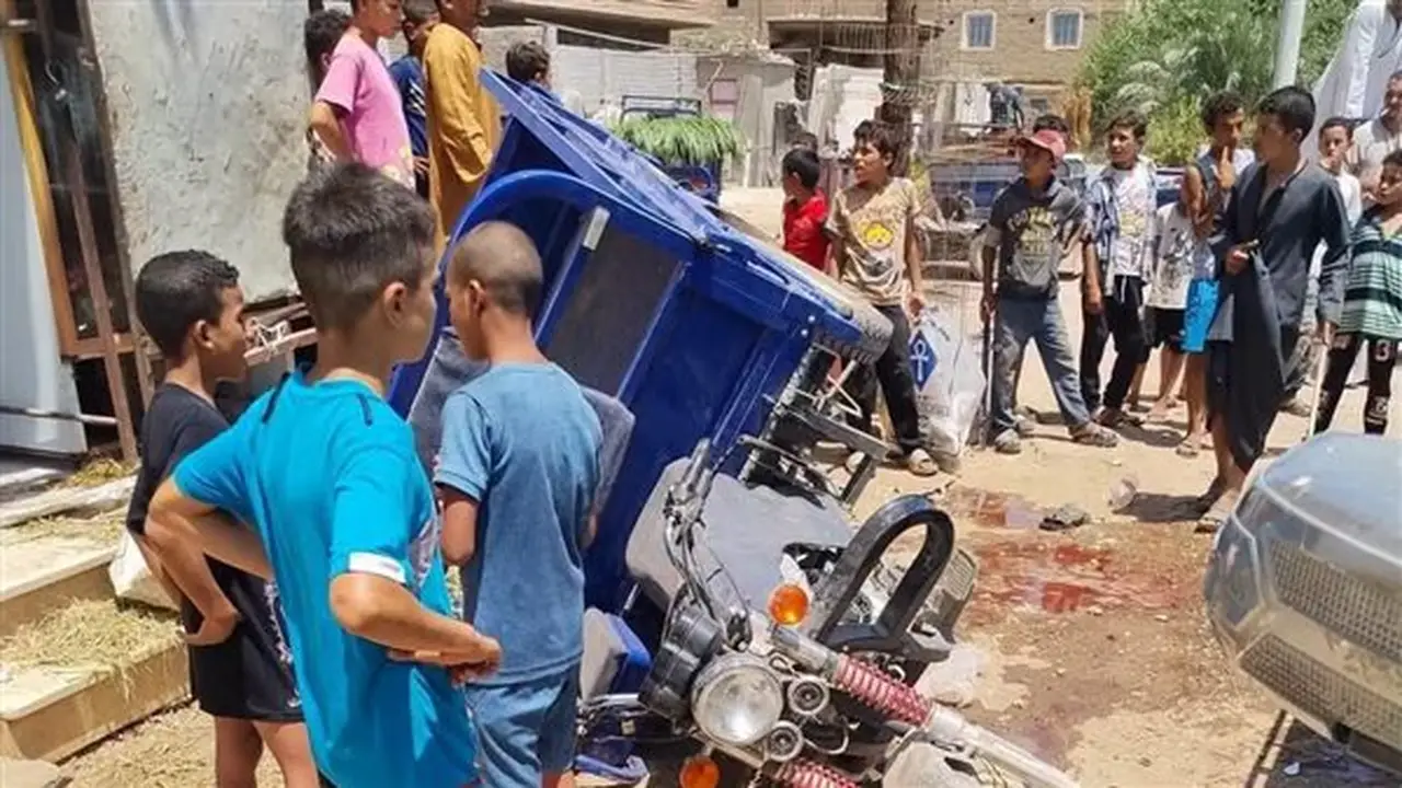 مصرع طفل وإصابة اثنين في تصادم ربع نقل مع تروسيكل بأسيوط