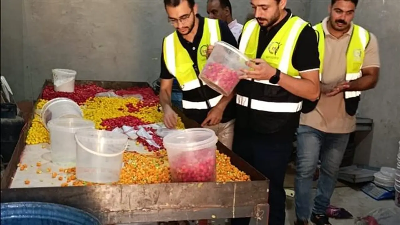 ضبط طن ونصف من الحلوى الفاسدة في مصنع غير مرخص بالغربية
