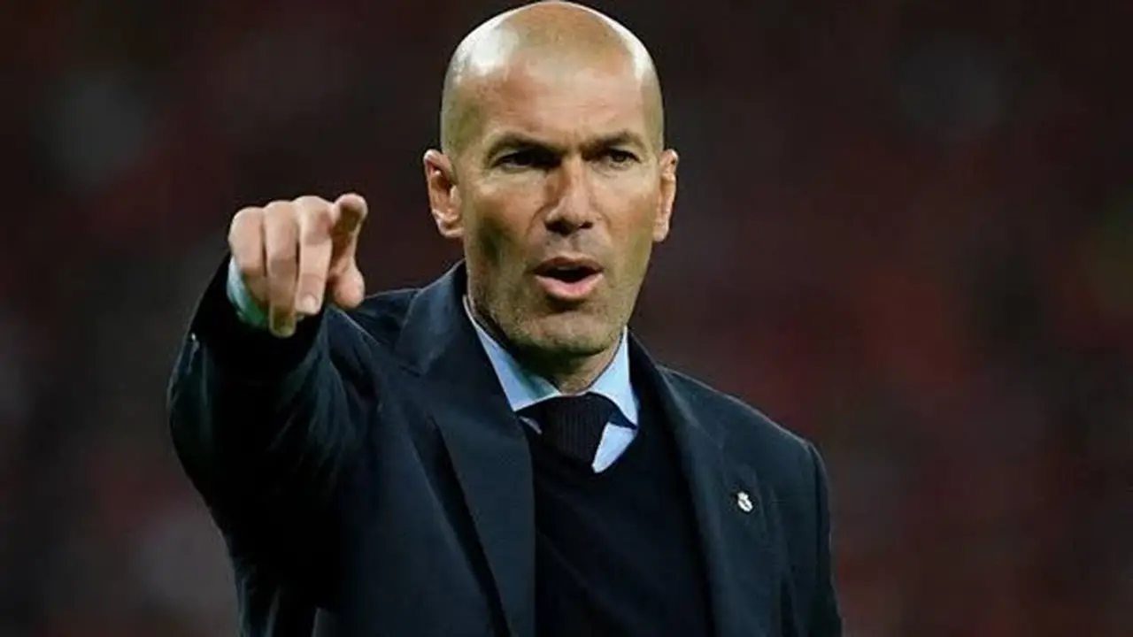 زيدان يقترب من تدريب منتخب فرنسا.. توقيع رسمي خلال أيام