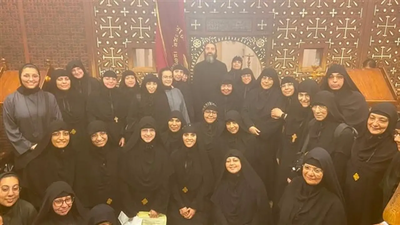 زيارة روحية لـ70 راهبة من دير مارجرجس إلى جبل المحرق بأسيوط