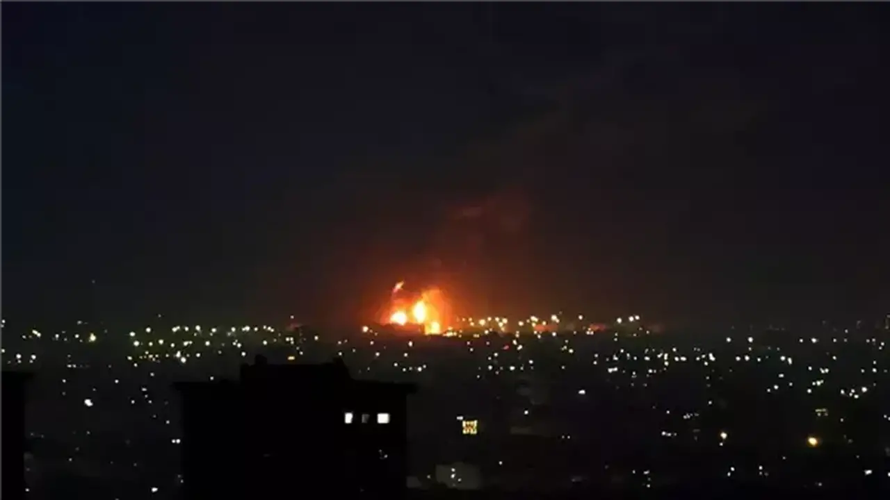 القيادة المركزية الأمريكية: ضربات على إيران لليلة السابعة وتغيير مسار 4 سفن تجارية