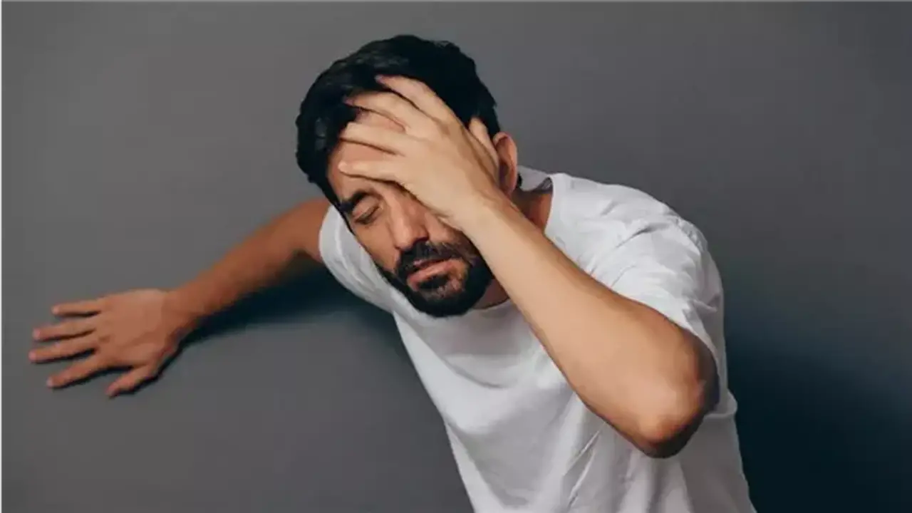 أسباب الشعور بالدوار عند تحريك الرأس وطرق العلاج الفعّالة