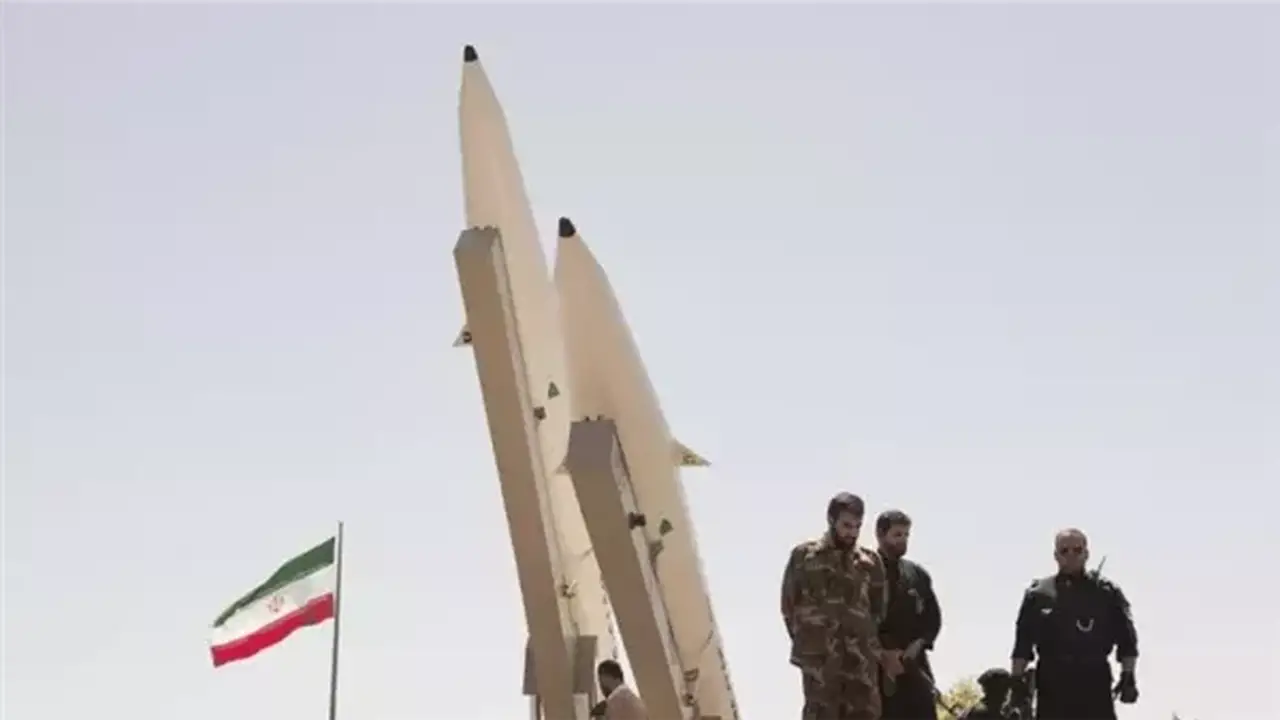 الجيش الإيراني يعلن استهداف قواعد أمريكية ومعسكرات في الكويت والأردن