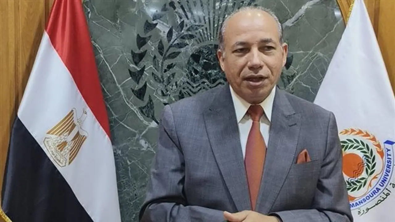 رئيس جامعة المنصورة يكرم الطلاب الفائزين بجوائز دولية بحضور وزير الأوقاف (فيديو)
