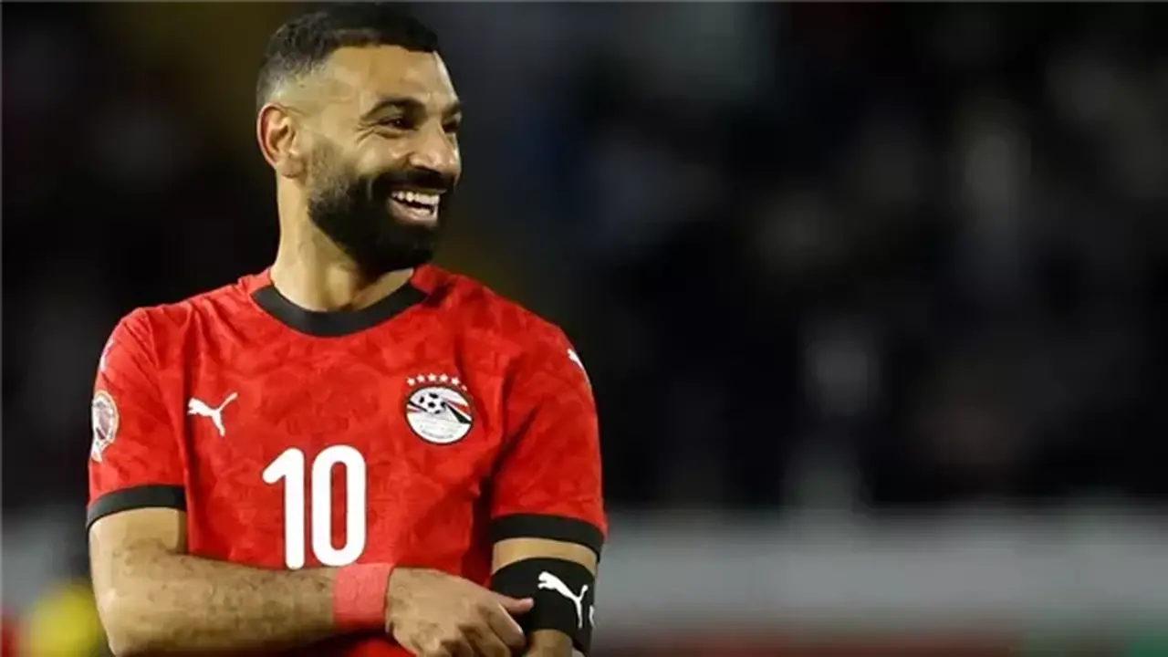تفاصيل مكالمة محمد صلاح مع مسؤولي بشكتاش وفقًا لصحفي تركي