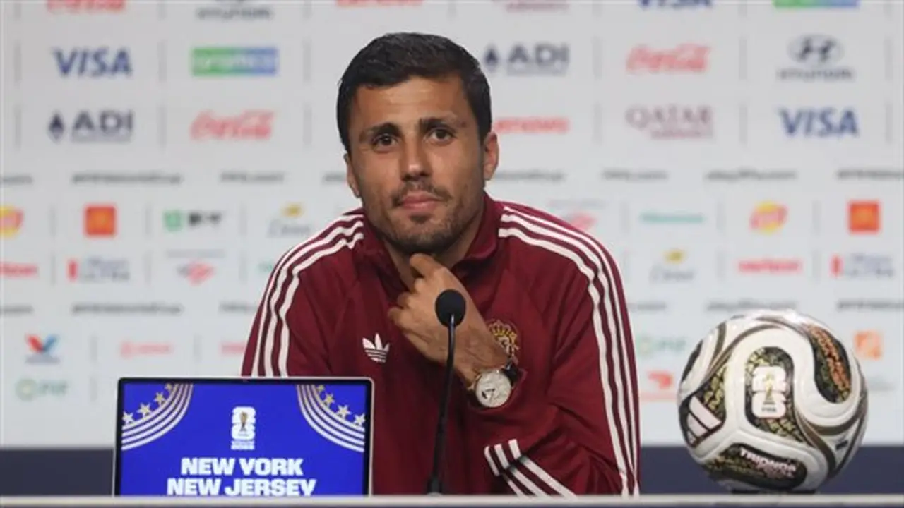 رودري: منتخب إسبانيا متكامل.. وميسي الأفضل في التاريخ لكن الأرجنتين ليست لاعبًا واحدًا
