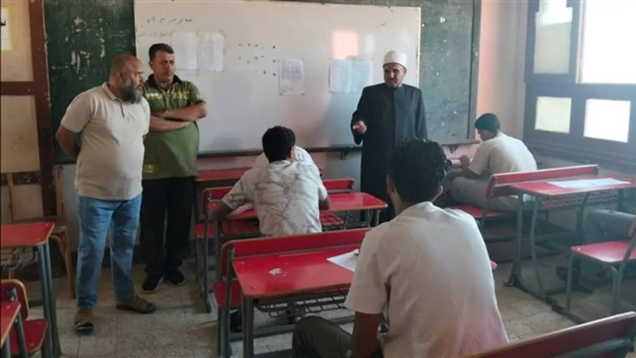 رئيس منطقة الإسماعيلية الأزهرية يتابع امتحانات الدور الثاني لصفوف النقل