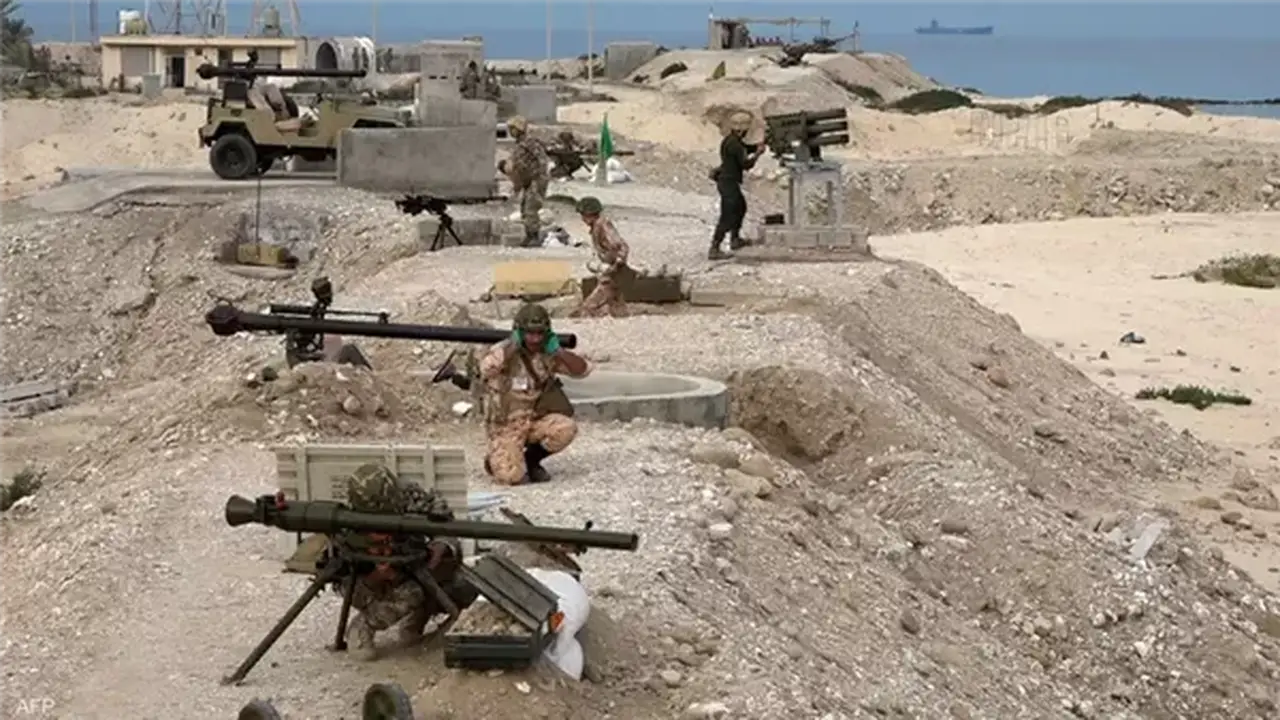 الحرس الثوري الإيراني يعلن استهداف قاعدة الأزرق الجوية في الأردن بصواريخ وطائرات مسيرة