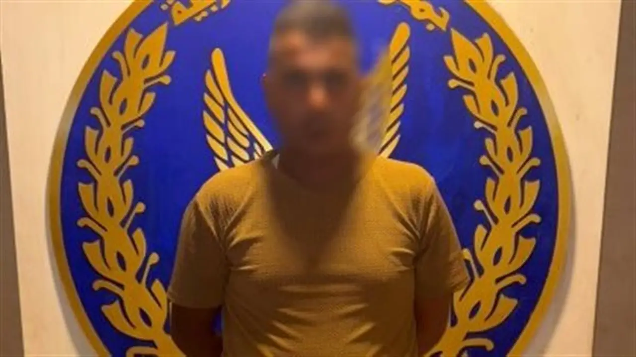 عامل يستغل مصابًا في حادث لسرقة هاتفه وتحويل أمواله