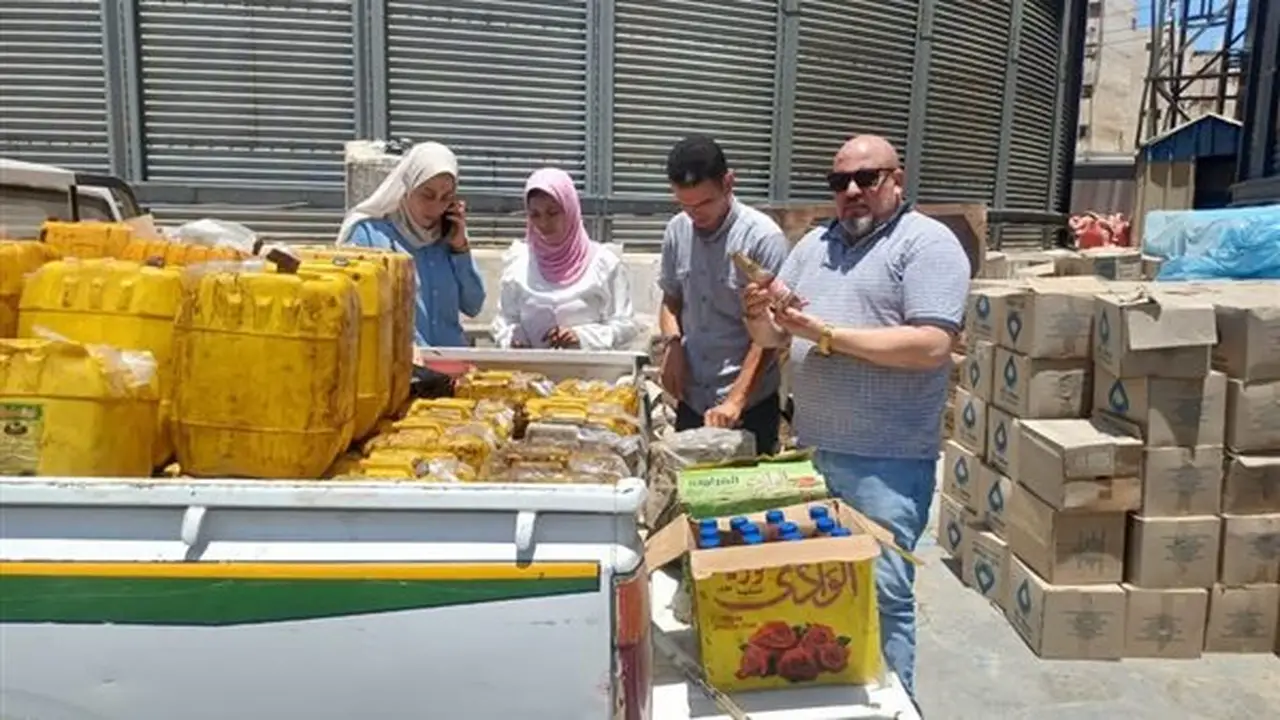 ضبط 900 لتر من زيت الطعام غير صالح للاستهلاك الآدمي في كفر الشيخ