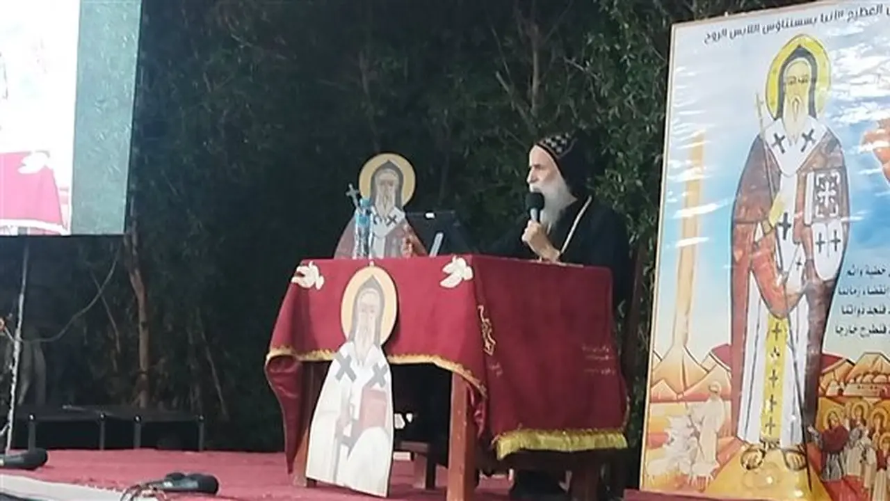مطران نقادة وقوص يوضح تفاصيل انسحاب وفد الكنيسة من لقاء محافظ قنا (فيديو)