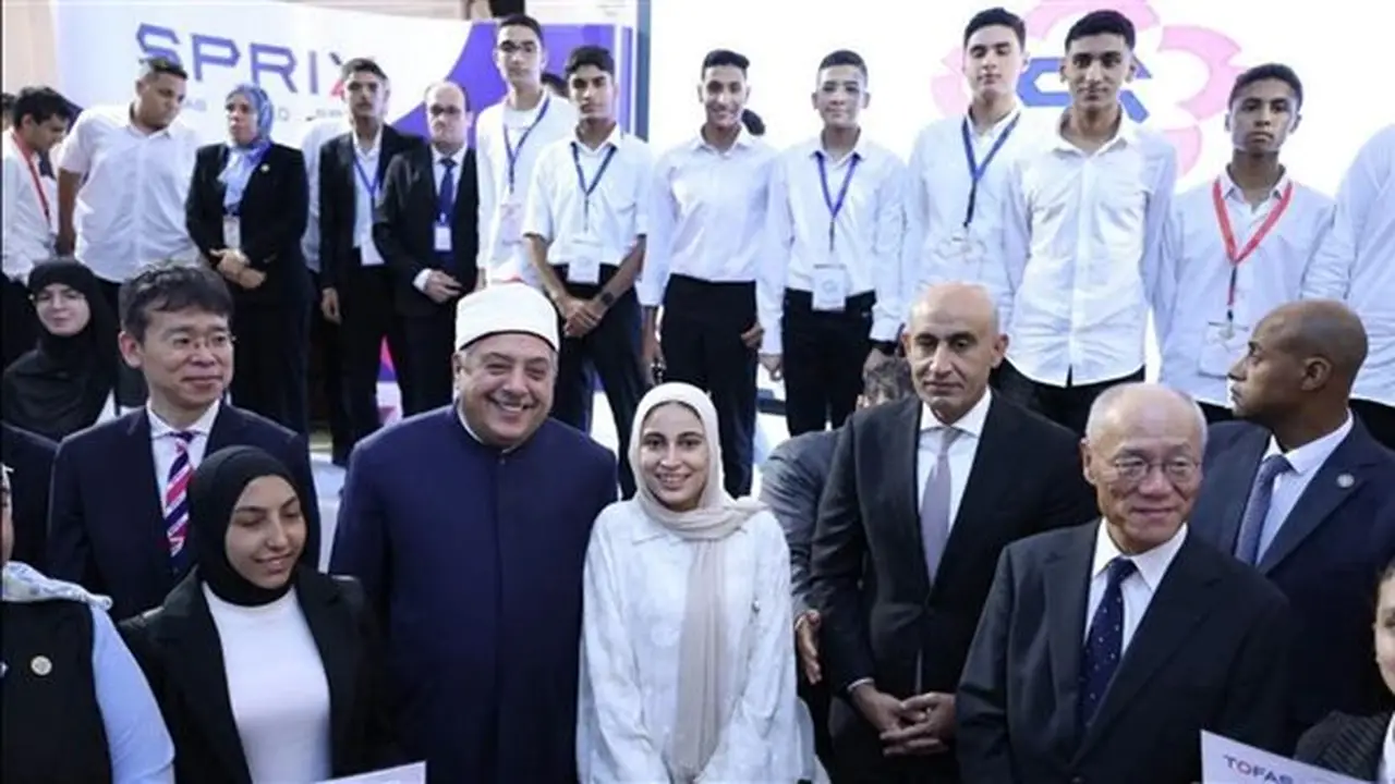 تكريم الطلاب الأوائل في المنصة اليابانية بحضور وكيل الأزهر ووزير التعليم وسفير اليابان