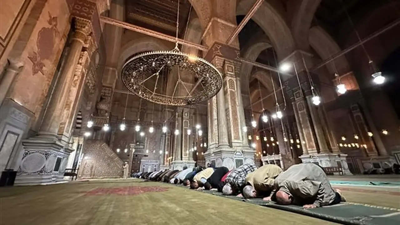 موعد أذان العشاء اليوم السبت 18 يوليو 2026 في القاهرة والمحافظات