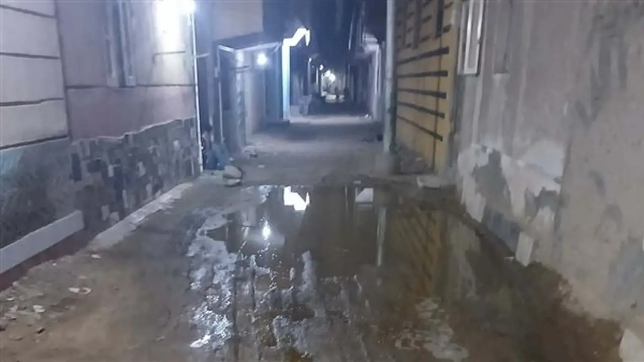 مأساة أهالي برك الخيام: شوارع غارقة ورائحة خانقة بسبب الصرف الصحي