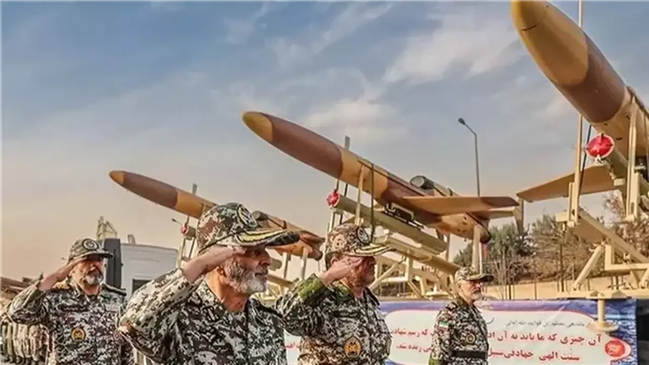 الجيش الإيراني يعلن استهداف قاعدتين أمريكيتين في الكويت بطائرات مسيرة انتحارية