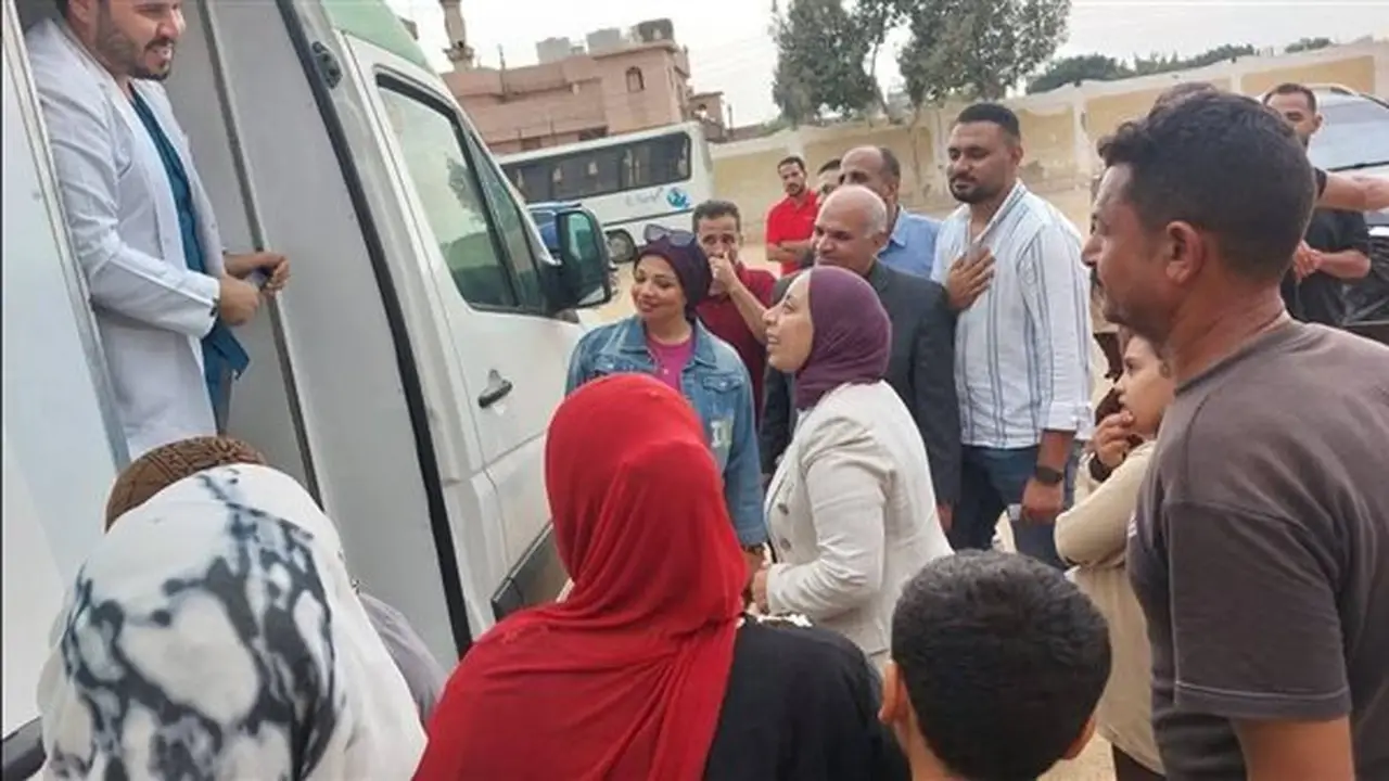 102 ألف خدمة طبية تقدمها 69 قافلة في الإسماعيلية