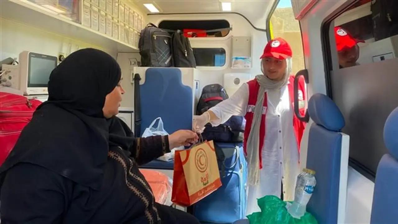الهلال الأحمر المصري يدعم المصابين الفلسطينيين من الوصول حتى التعافي