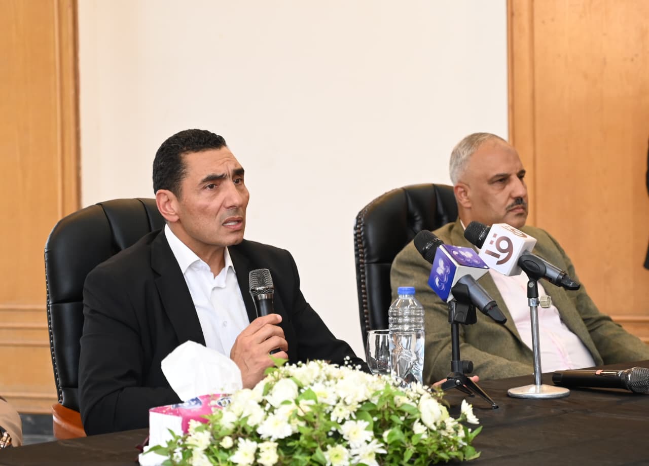 زيارة وزير الشباب والرياضة لنادى الصجفيين (6) زيارة وزير الشباب والرياضة لنادى الصجفيين (6)