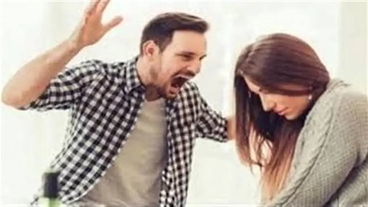 تفسير حلم ضرب الزوجة في المنام: دلالاته وعلاقته بالخلافات الزوجية