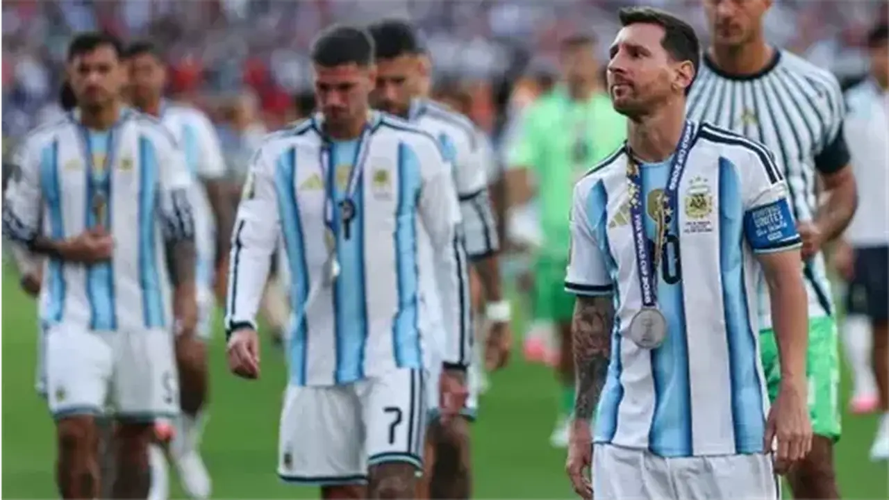 النهائي الخامس الضائع: رحلة ميسي مع منتخب الأرجنتين في البطولات الكبرى