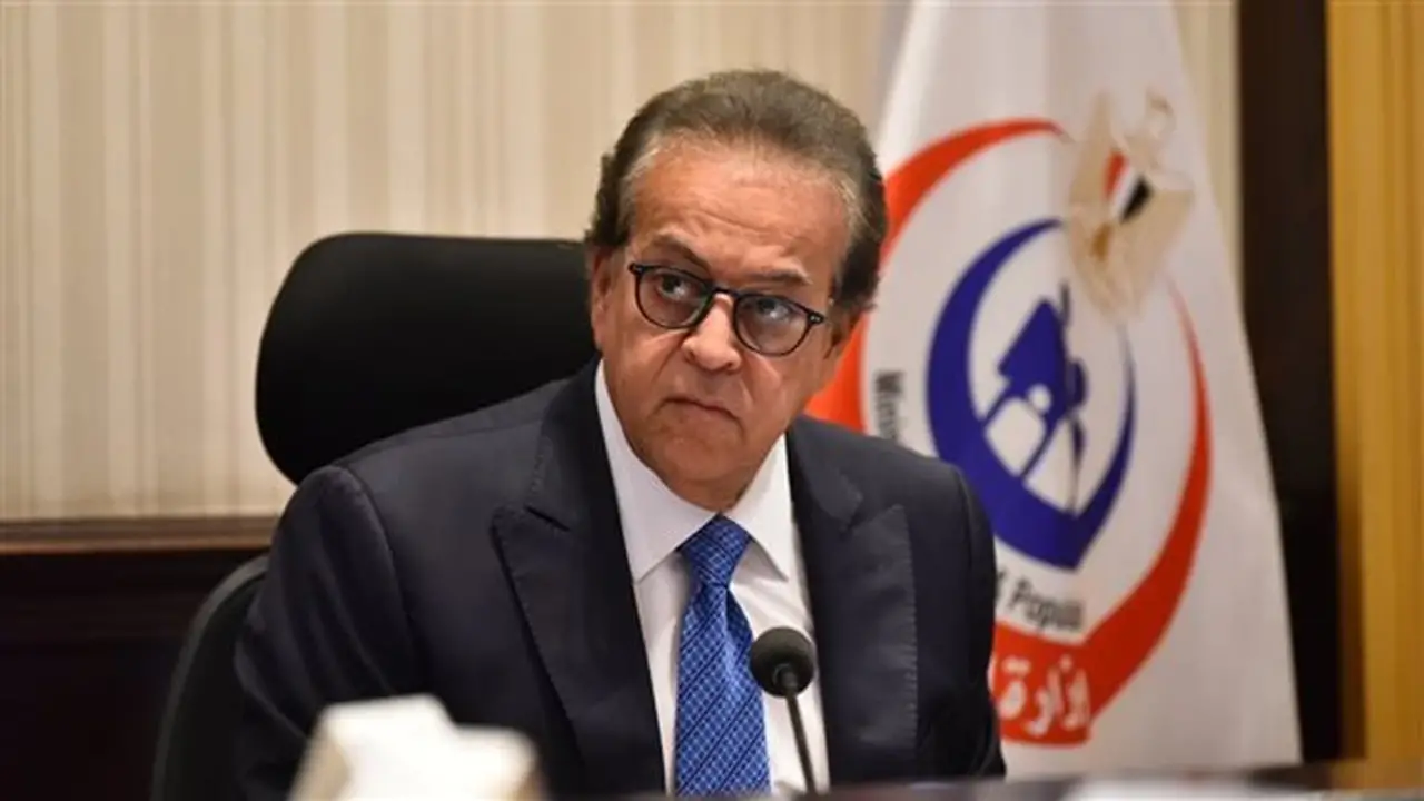 وزير الصحة يناقش تجديد ترخيص مزاولة مهنة الطب كل خمس سنوات