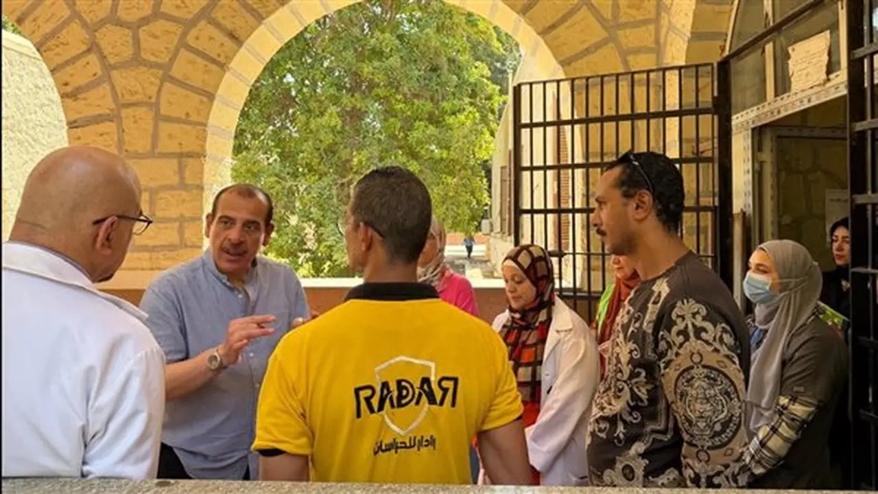 نائب وزير الصحة يوجه بتحقيق عاجل مع مسؤولين بمستشفى حميات حلوان بعد رصد مخالفات جسيمة