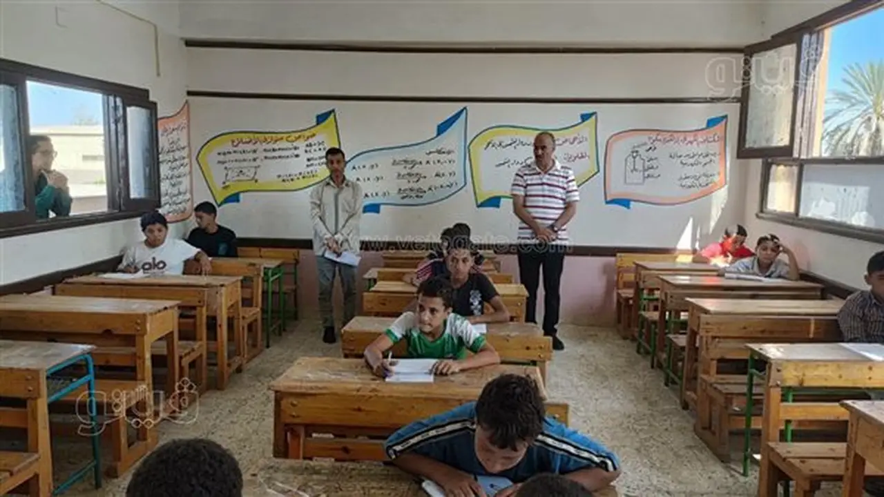 وكيل تعليم بني سويف يتفقد لجان امتحانات الدور الثاني في مدرسة بدهل بسمسطا