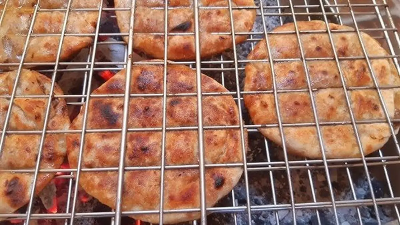 طريقة تحضير الحواوشي على الفحم بتتبيلة مميزة