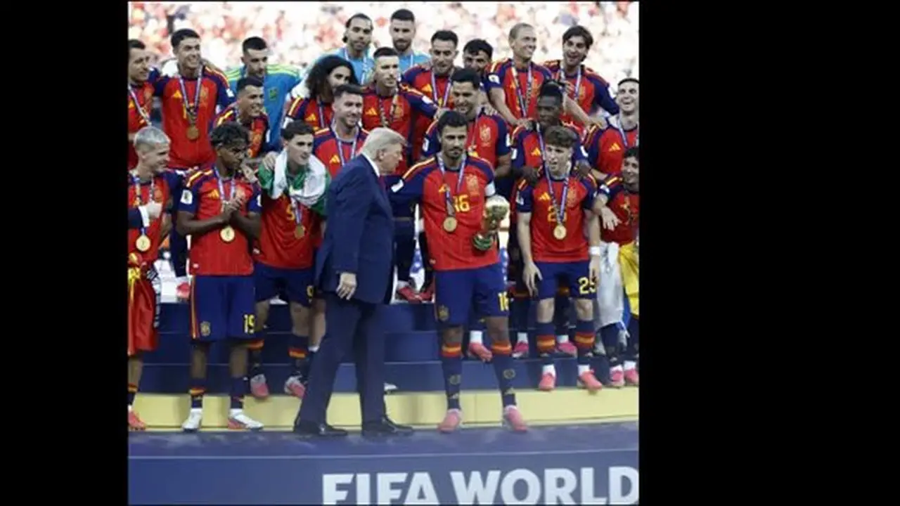 إسبانيا تهين ترامب لحظة التتويج بكأس العالم 2026 (فيديو)