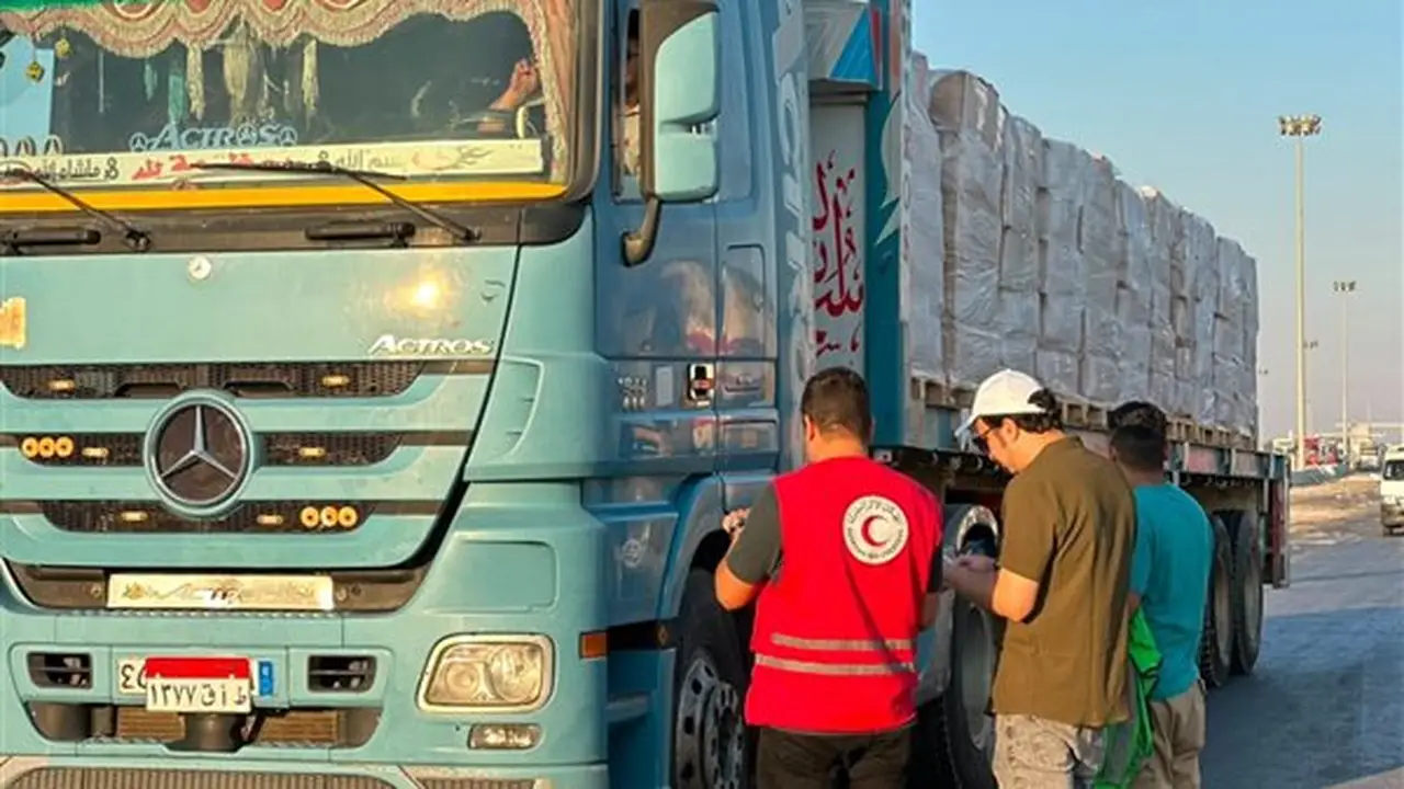 مصر تطلق قافلة المساعدات «زاد العزة 238» إلى غزة لدعم الأشقاء الفلسطينيين