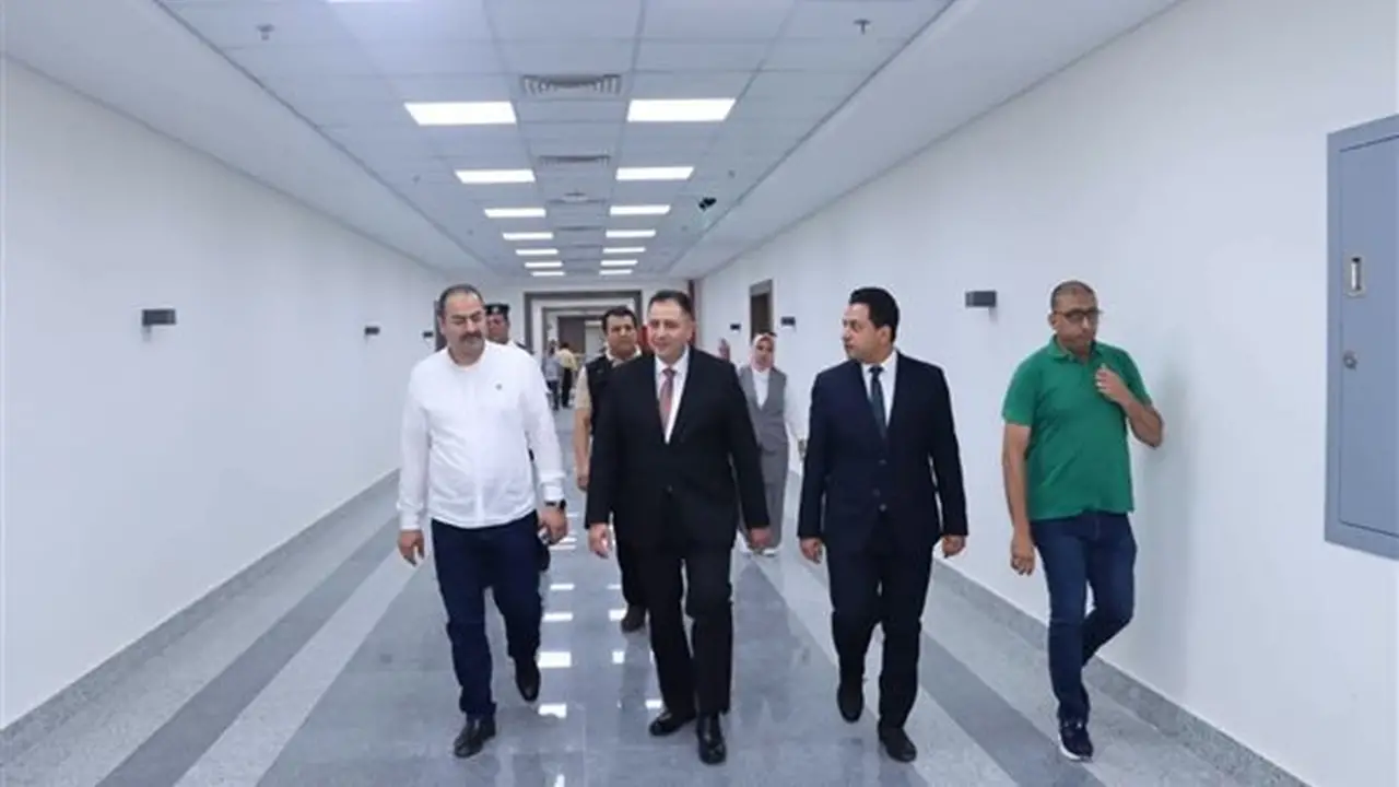 محافظ دمياط يوجه بتسهيل الإجراءات الإدارية بالمركز التكنولوجي لخدمة المواطنين