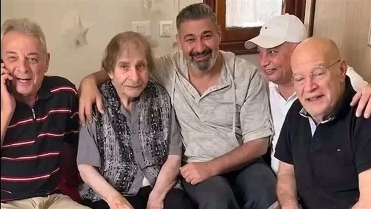 مناشدة عاجلة للنقيب أشرف زكي لحماية حرمة الفنانين بعد استباحة خصوصياتهم