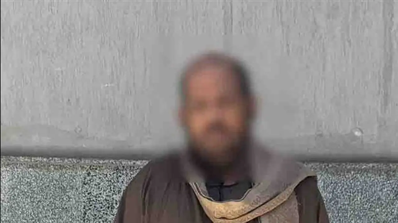 سائق بأسيوط يواجه غضب المجتمع بعد ارتكابه أفعالًا خادشة للحياء