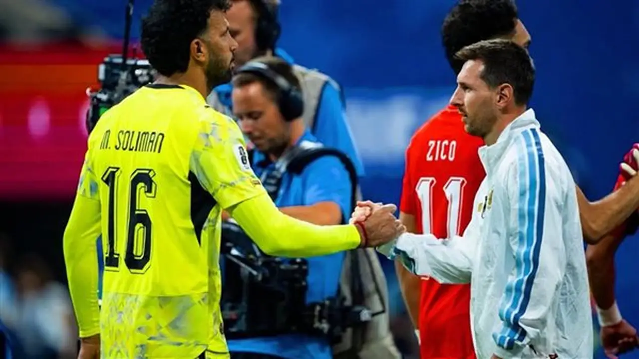 المهدي سليمان يمازح ميدو بصورة مع ميسي من كأس العالم 2026