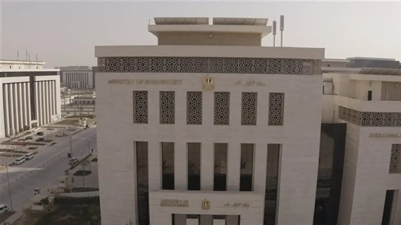 وزارة الأوقاف تُصدر بيانًا حول تحصيل أموال لحفظ الأحذية بالمساجد