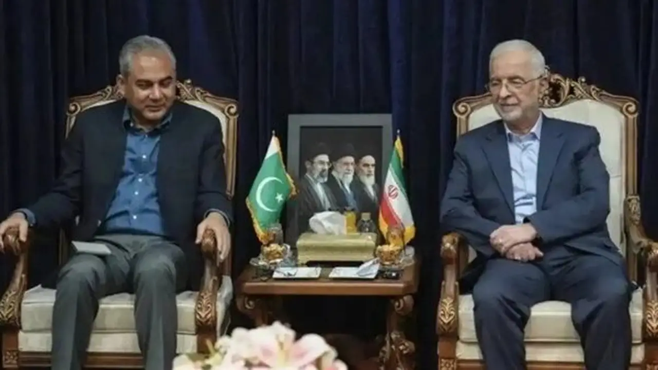 وزير الداخلية الإيراني يصل إلى إسلام آباد لإجراء محادثات ثنائية