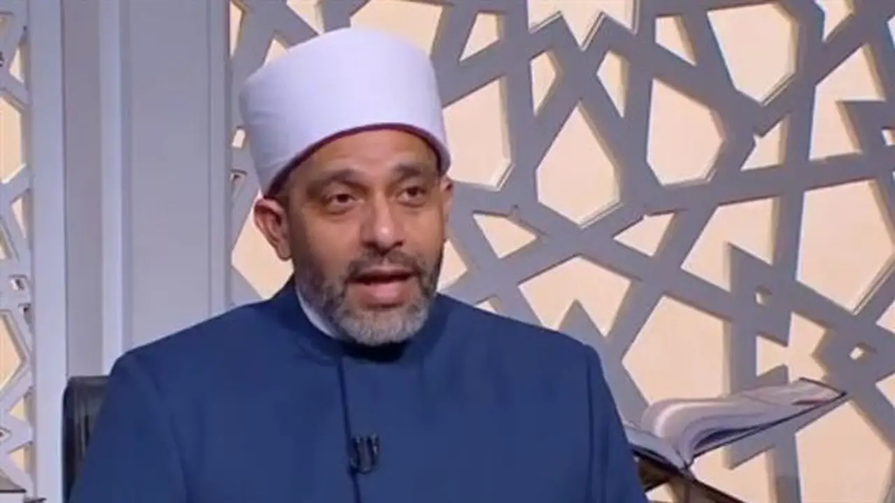 حكم ارتداء البنطال المقطّع للشباب: أمين الفتوى يوضح (فيديو)