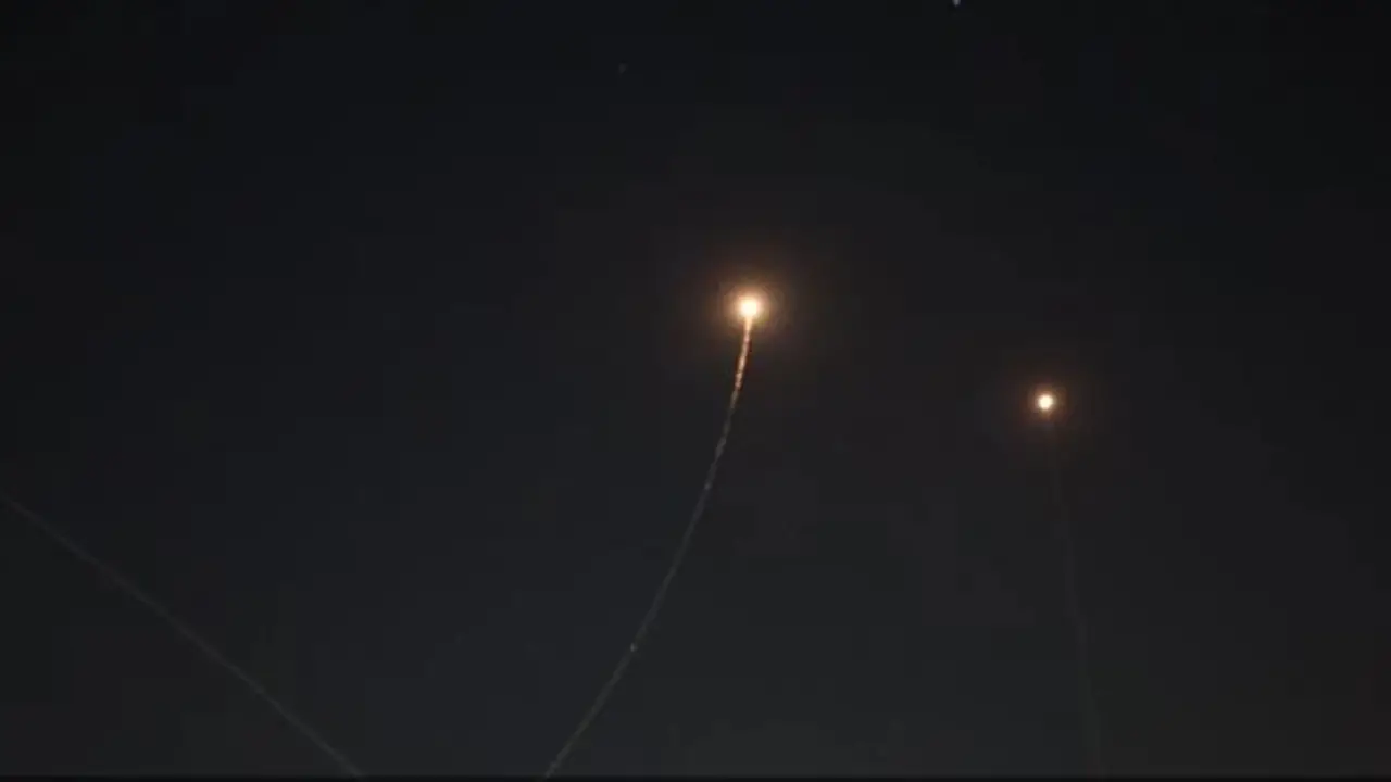 الحرس الثوري الإيراني: إسقاط صاروخ كروز أمريكي فوق مدينة رودبار في محافظة كرمان