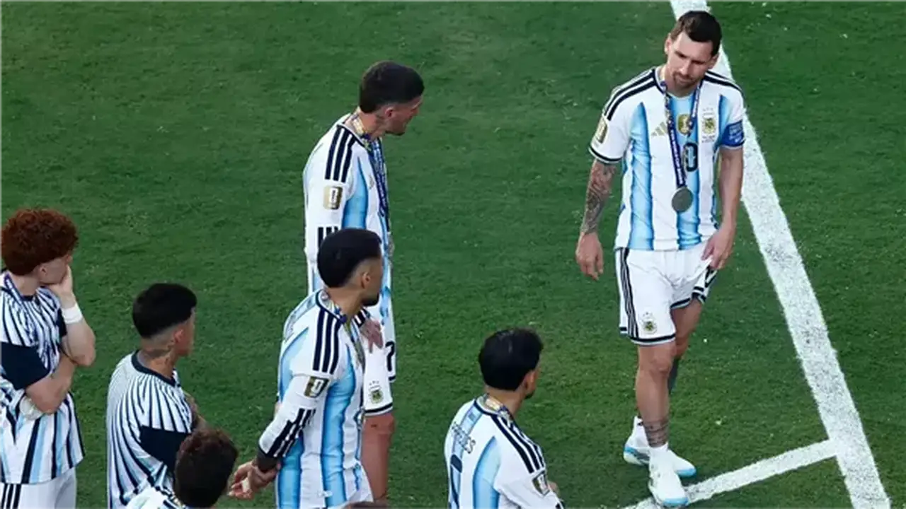 ميسي يُصدم زملاءه: لعبت مباراتي الأخيرة مع الأرجنتين