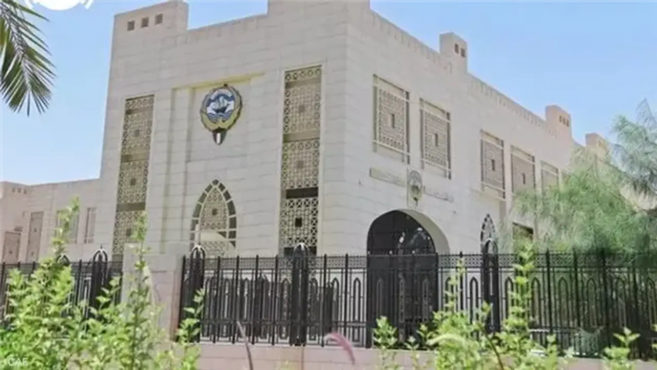 الخارجية الكويتية: هجوم إيراني يستهدف محطات توليد الطاقة وتحلية المياه